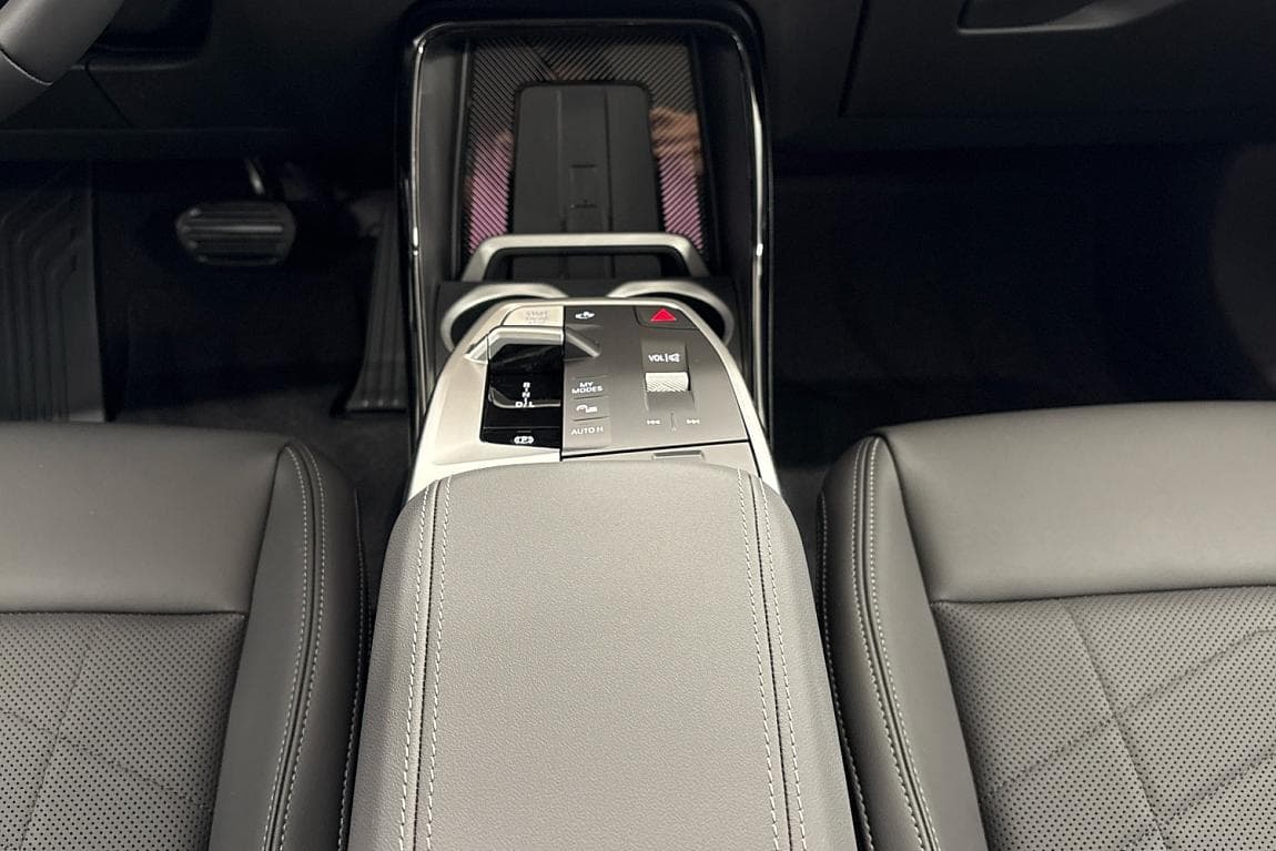 2025 BMW X1 - 11