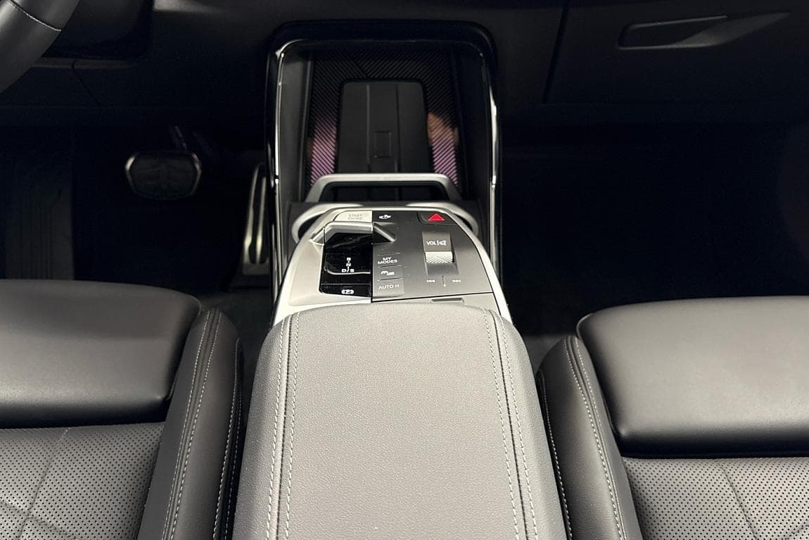 2025 BMW X1 - 11