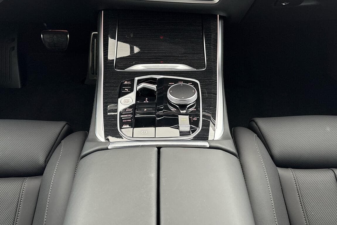 2025 BMW X5 - 10