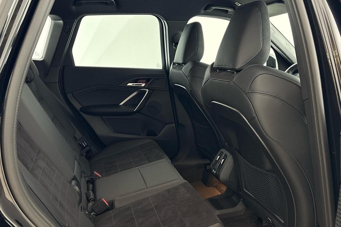 2025 BMW X1 - 11