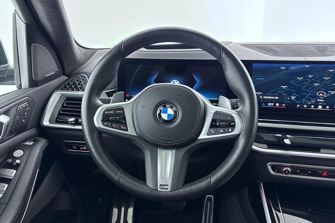 2024 BMW X7 - 8