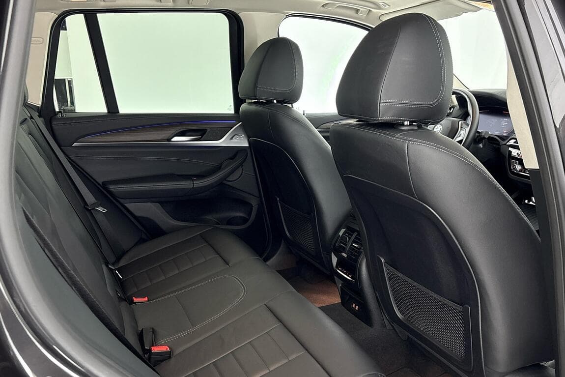 2021 BMW X3 - 11