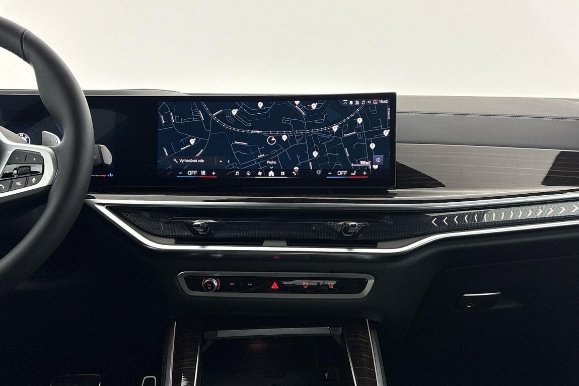 2025 BMW X5 - 9