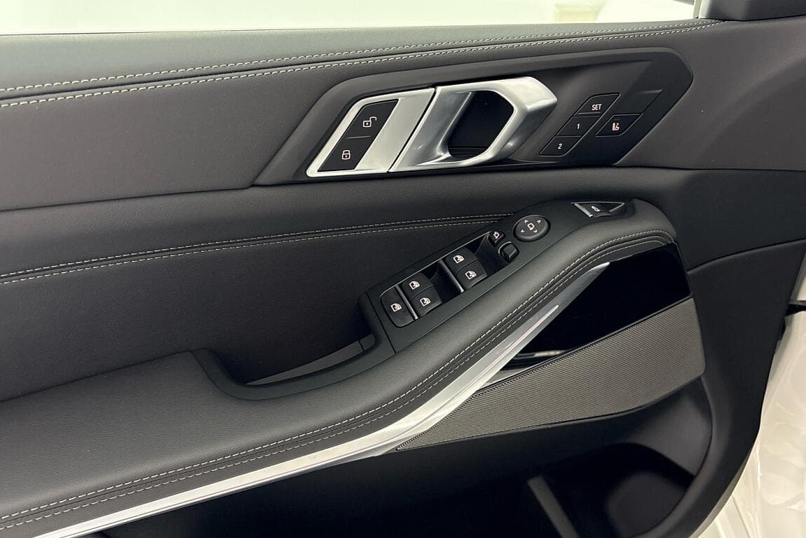 2025 BMW X5 - 12