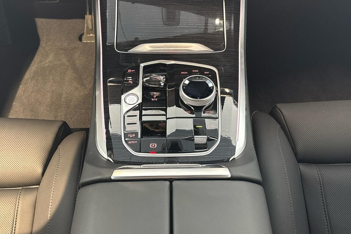 2025 BMW X5 - 10