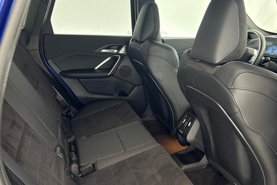 2025 BMW X1 - 11