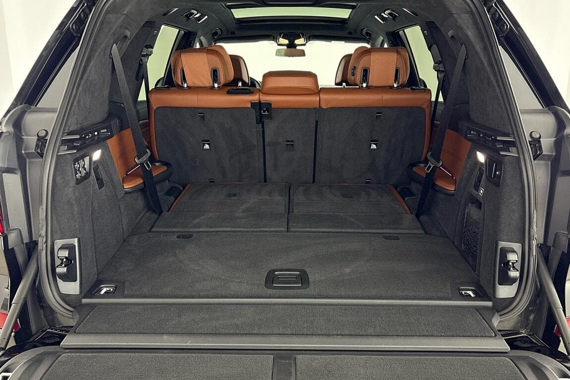 2021 BMW X7 - 12