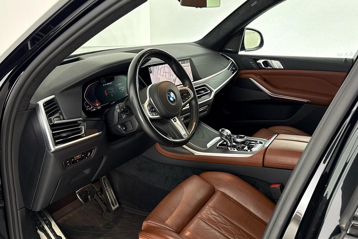 2021 BMW X7 - 7