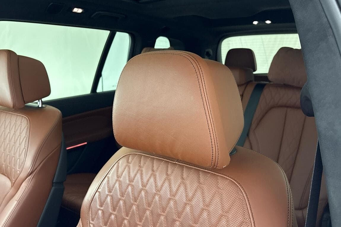 2021 BMW X7 - 9