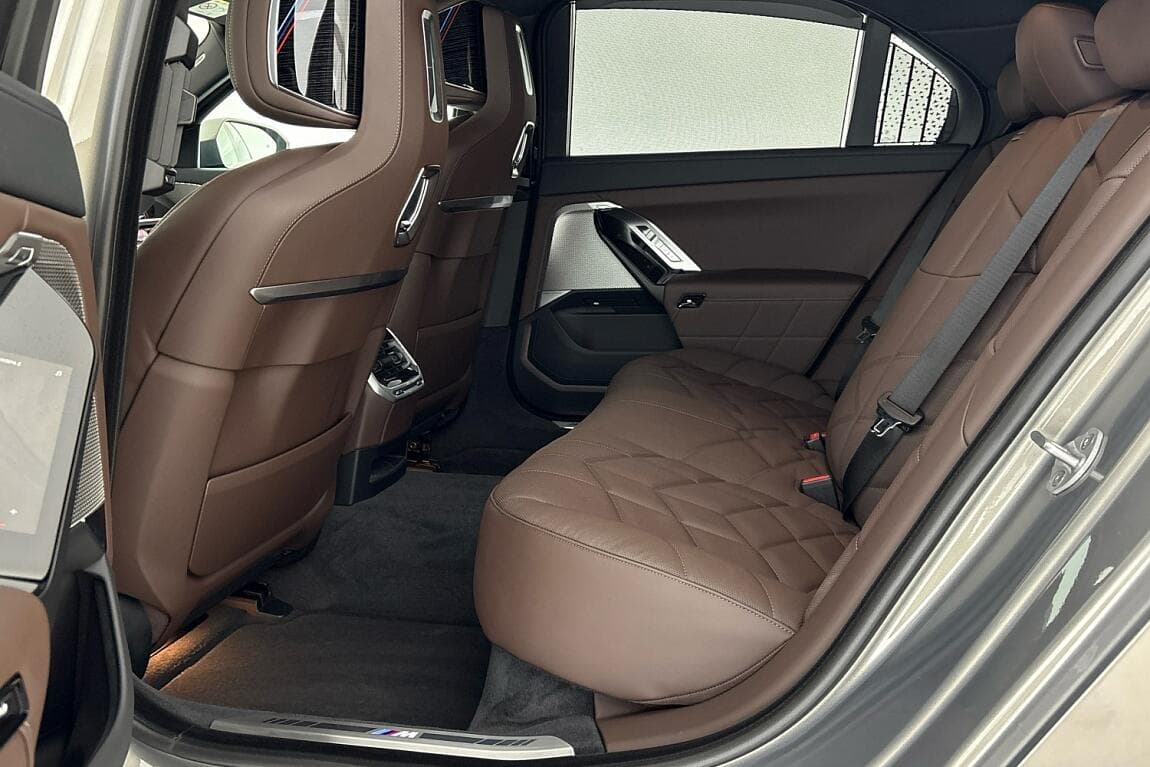 2026 BMW 7-Series - 8