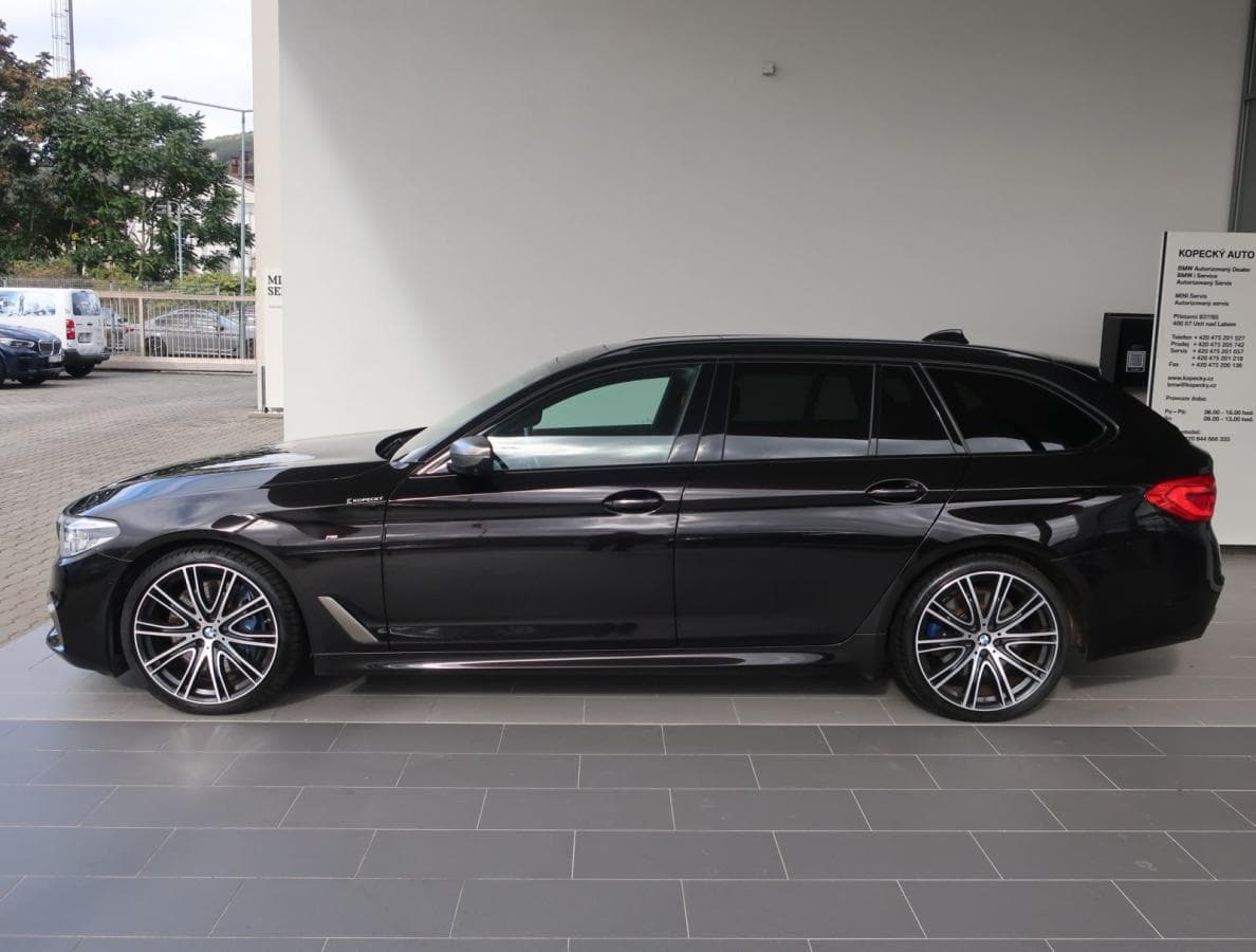 BMW 5-Series - 4