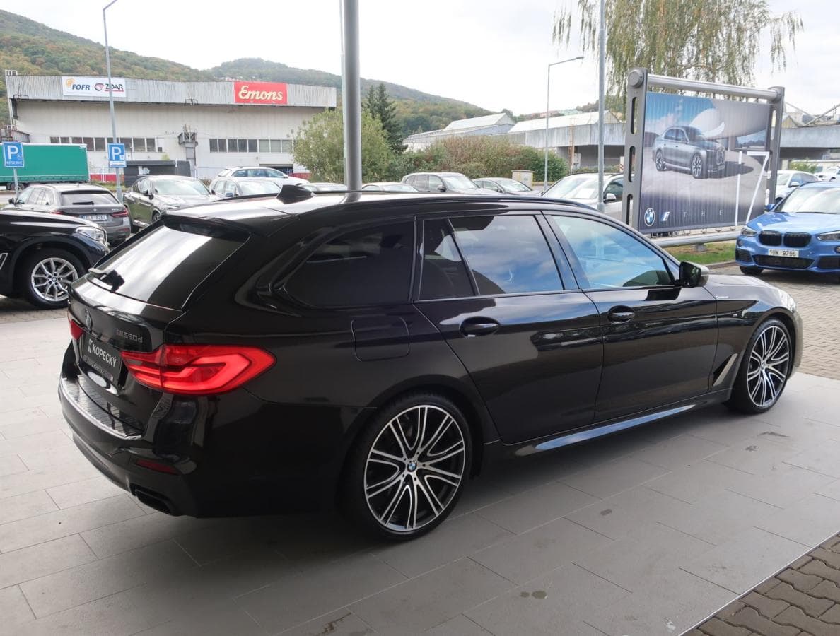 BMW 5-Series - 7