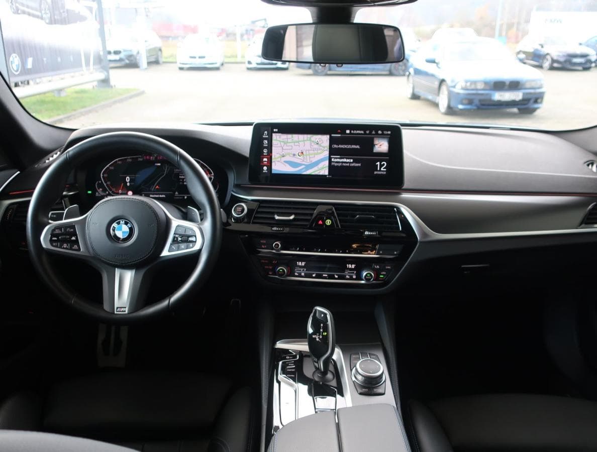 BMW 5-Series - 9