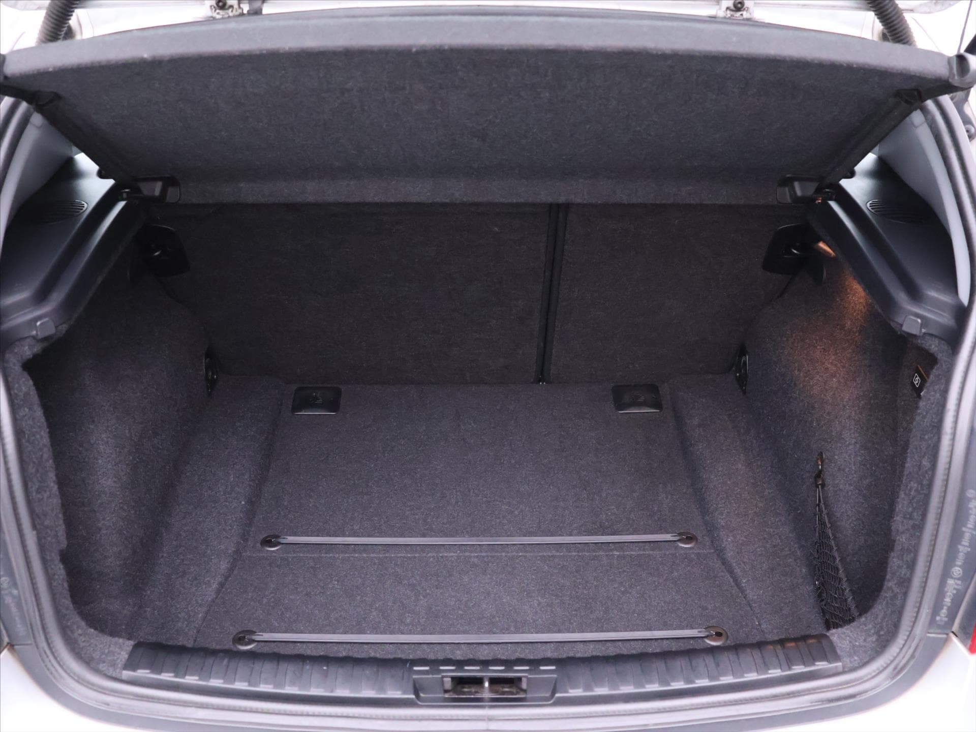 2010 BMW 1-Series - 10