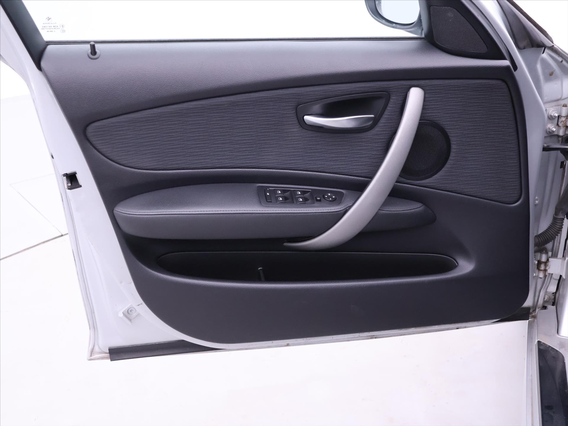 2010 BMW 1-Series - 11