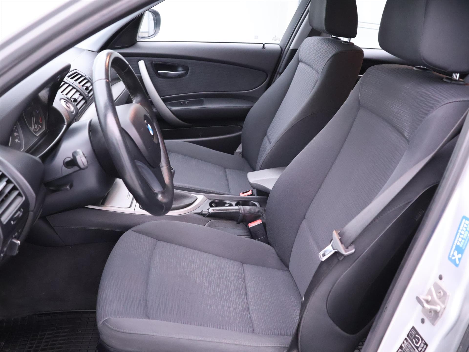 2010 BMW 1-Series - 12