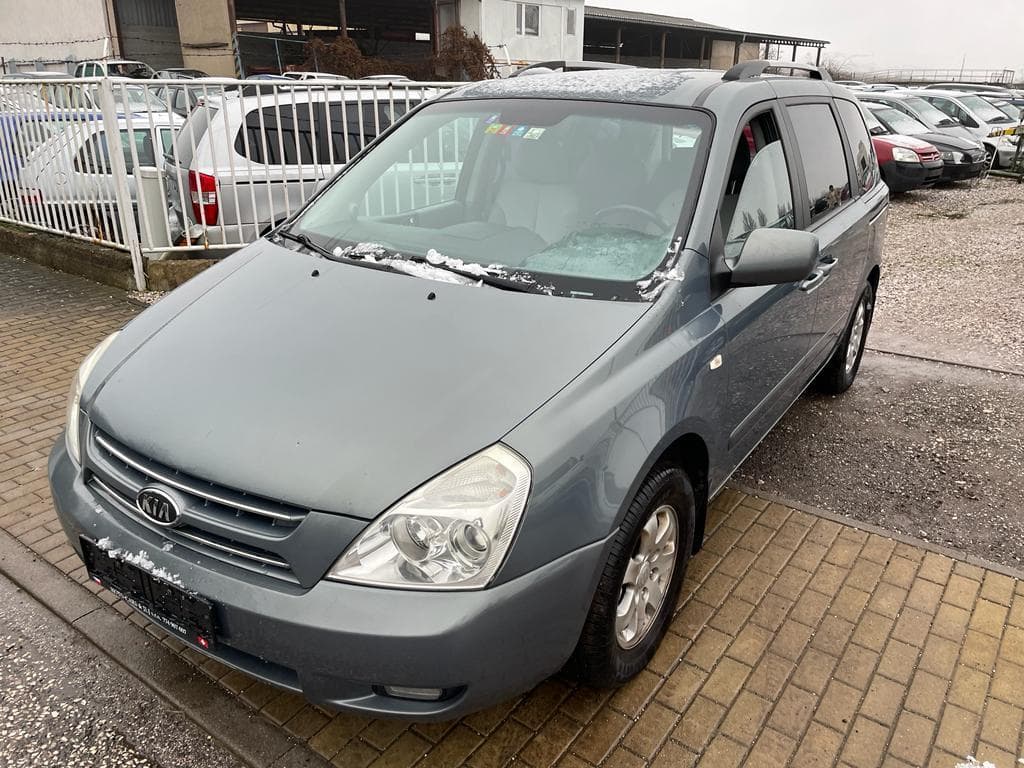 Kia Carnival - 11