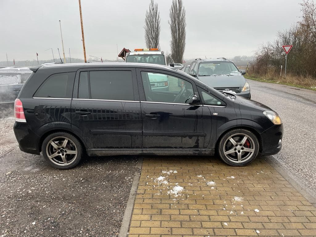 Opel Zafira - 11