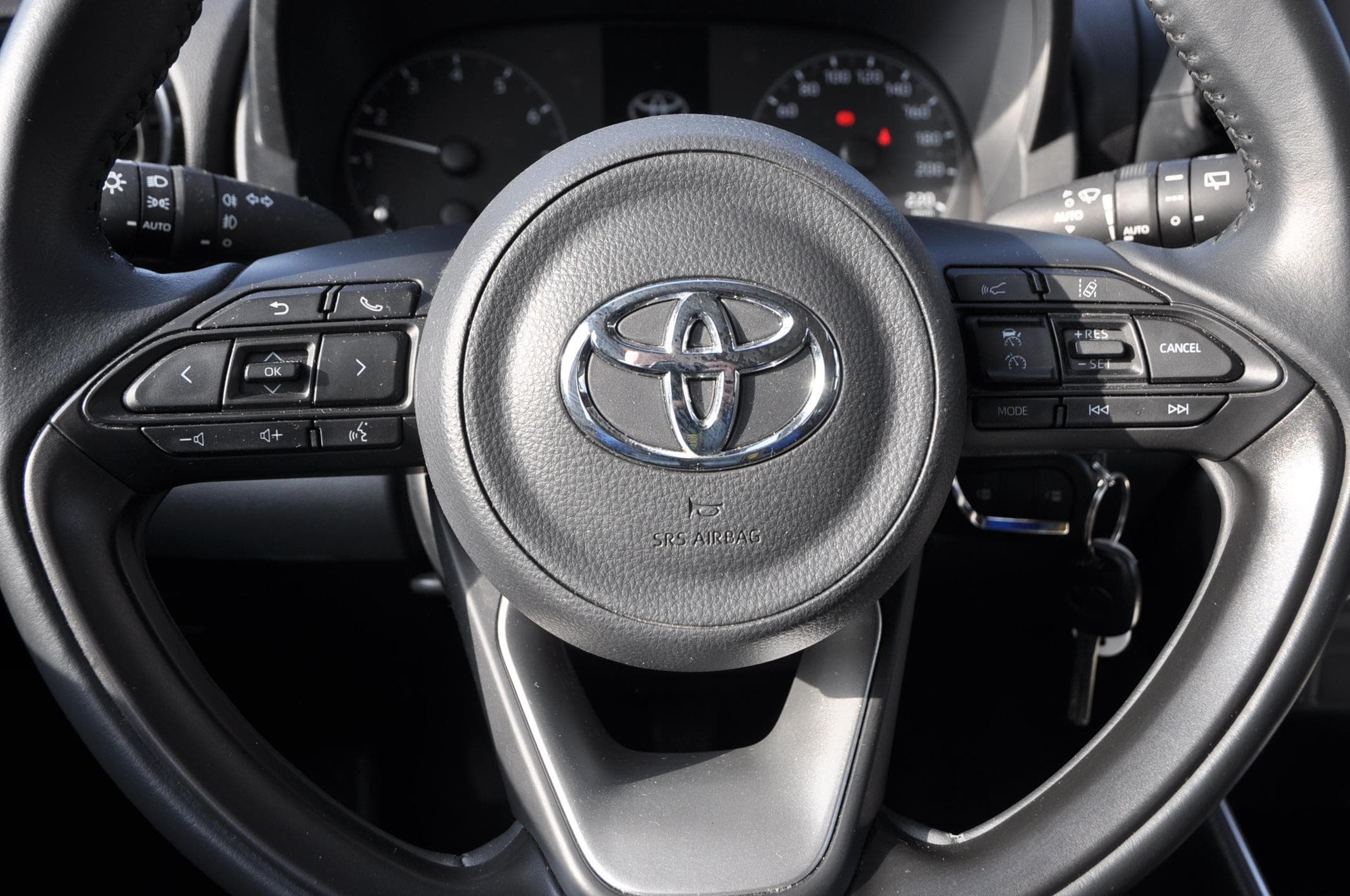 2023 Toyota YARIS - 11