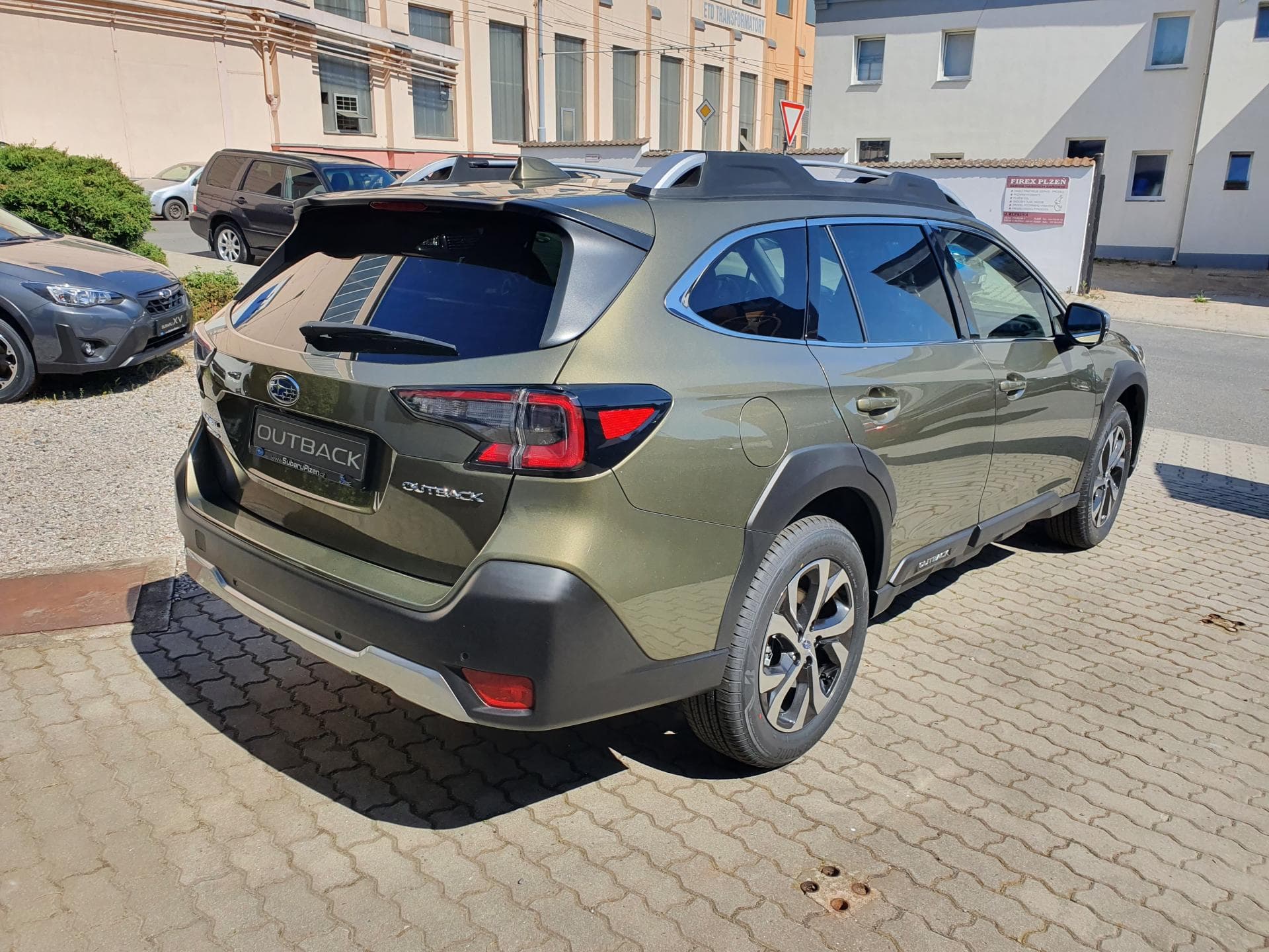 Subaru OUTBACK - 11
