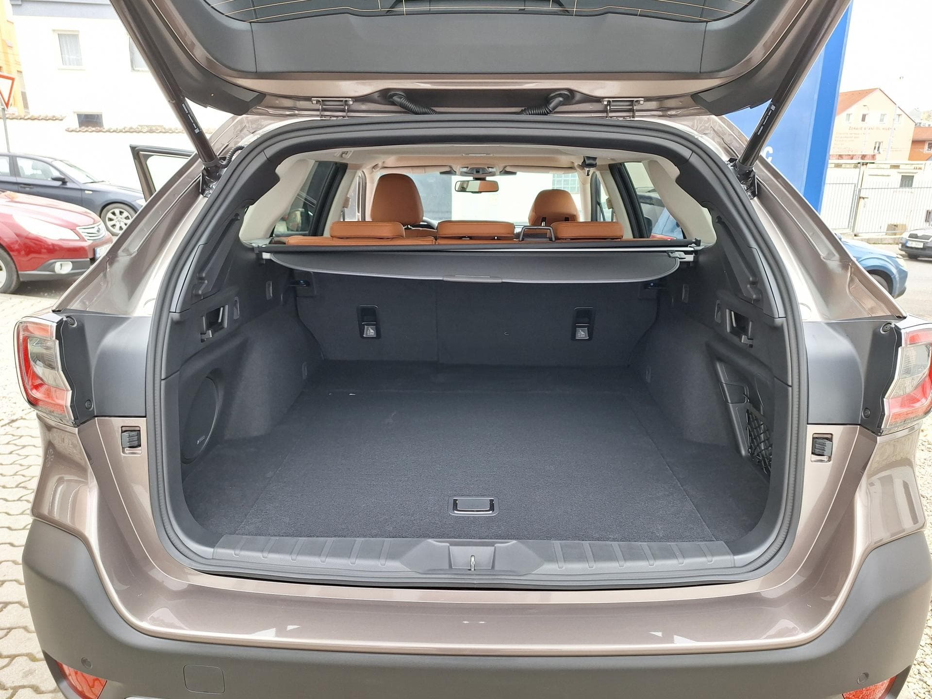 Subaru OUTBACK - 12