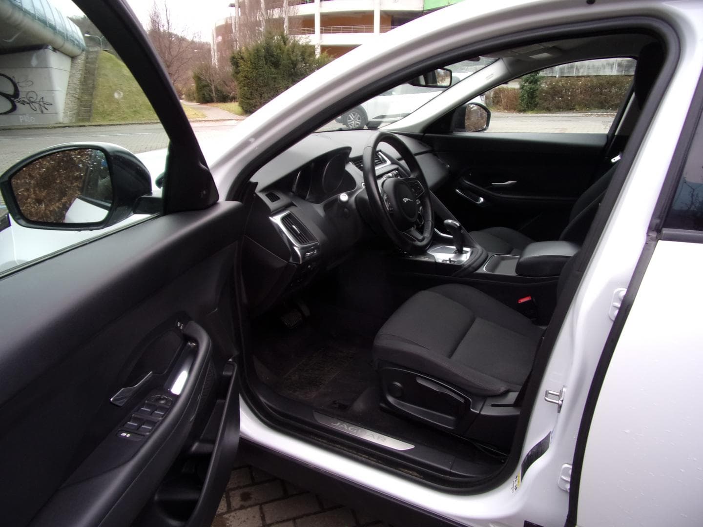 2018 Jaguar E-Pace - 9