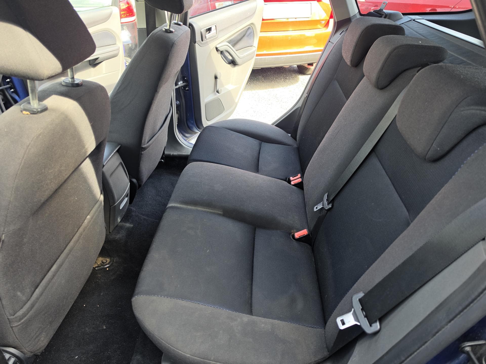 2007 Ford Focus - 12