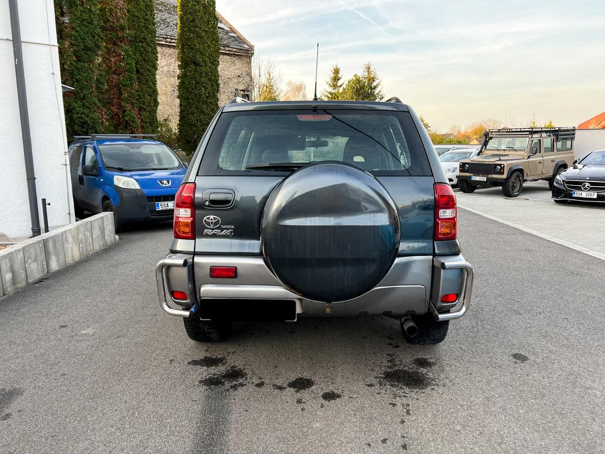 2004 Toyota RAV4 - 5