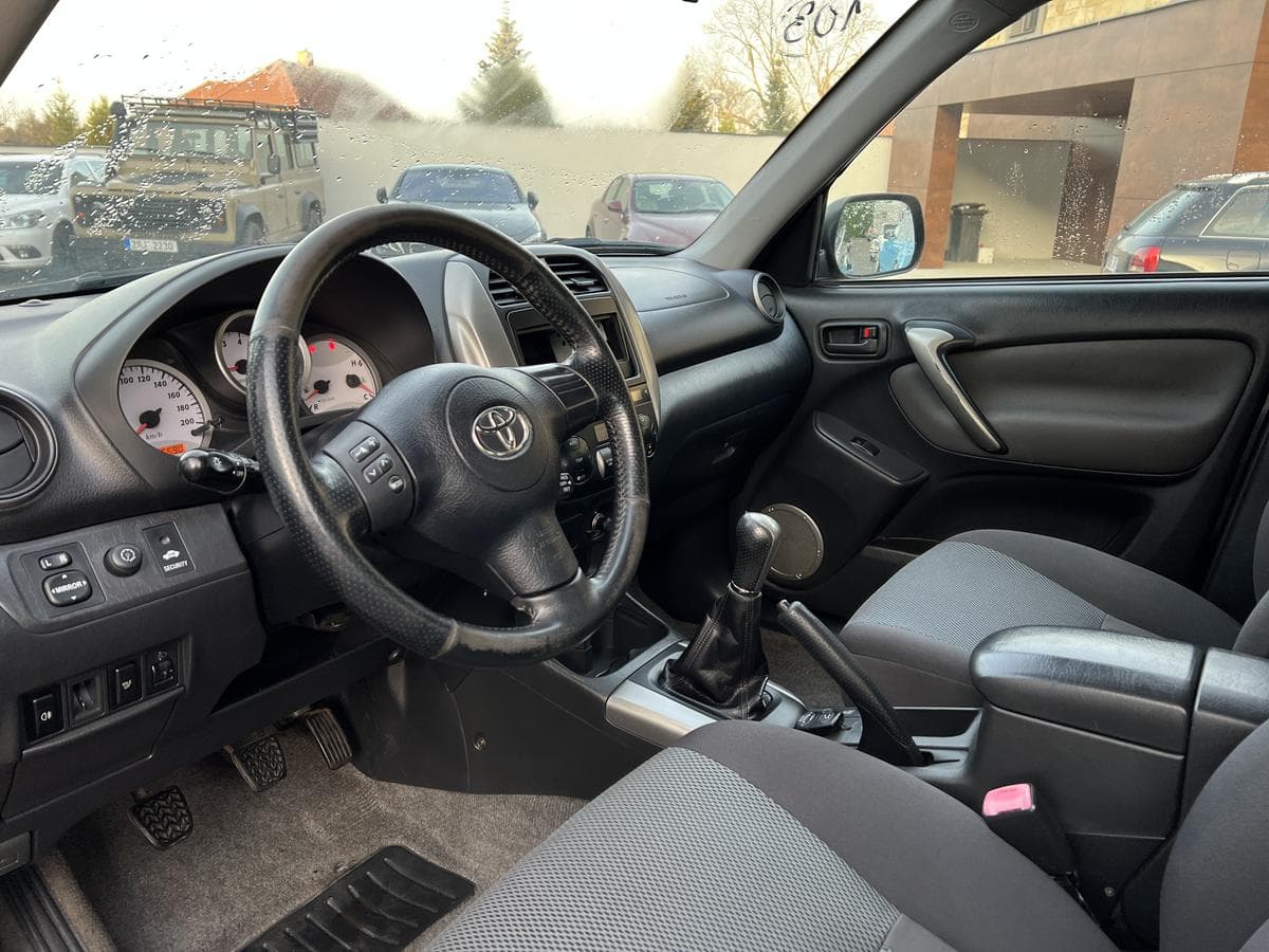 2004 Toyota RAV4 - 7