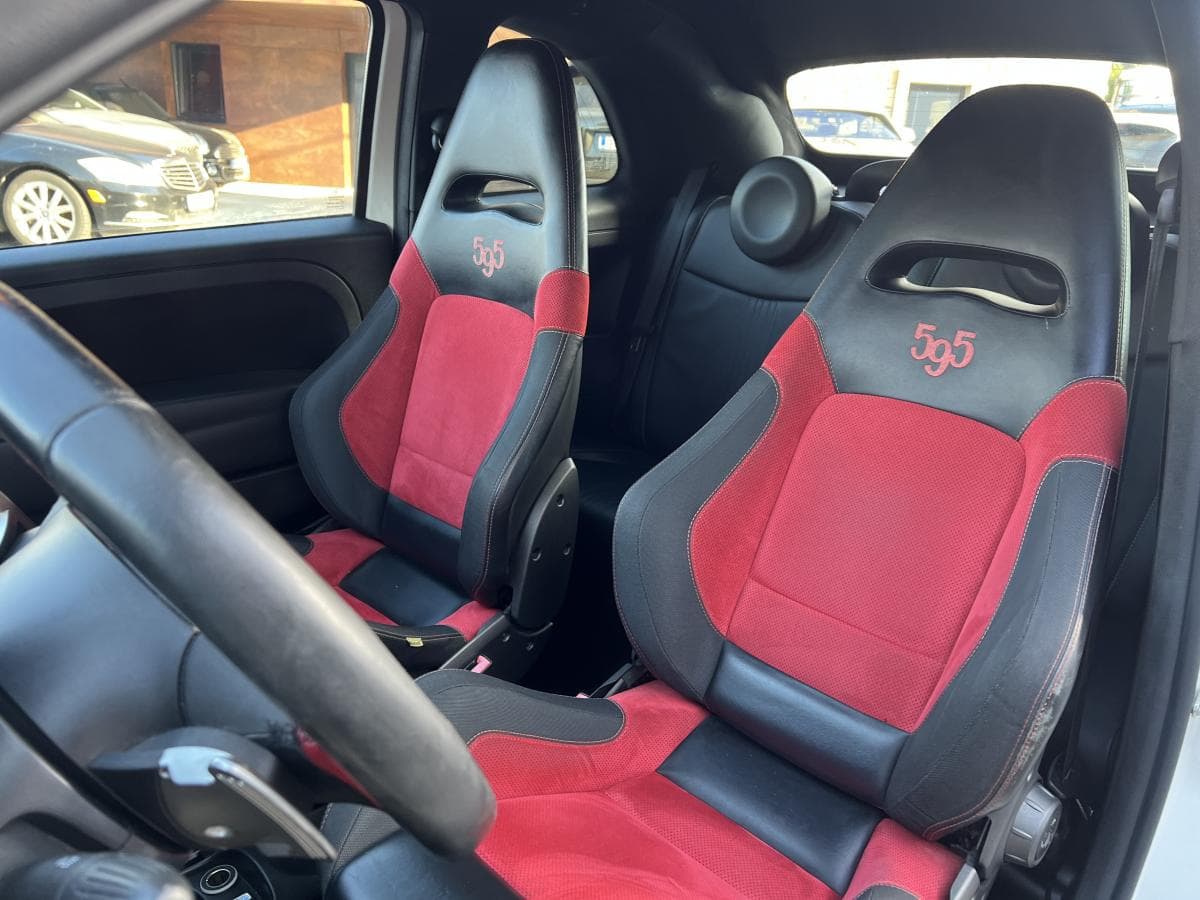 2015 Abarth 595 - 9