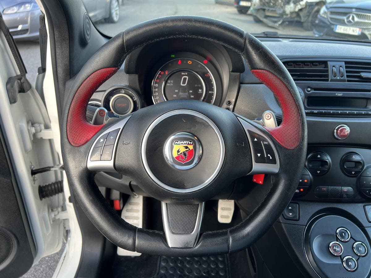 2015 Abarth 595 - 12
