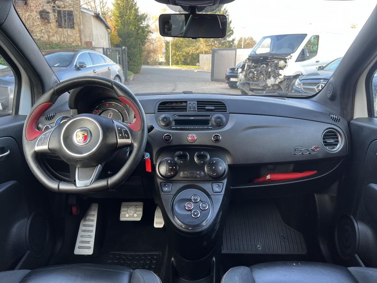 2015 Abarth 595 - 11