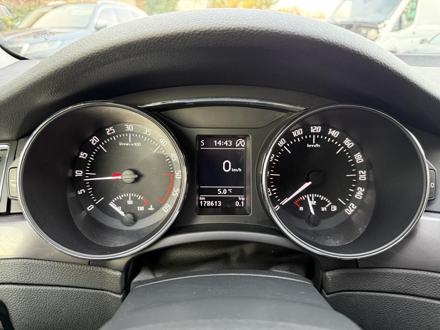 2013 Škoda SUPERB - 12