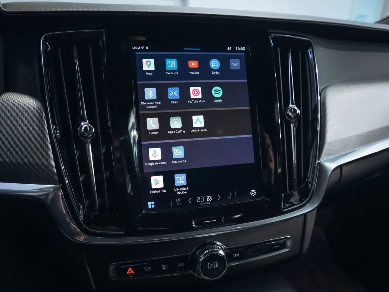 2022 Volvo V90 - 12
