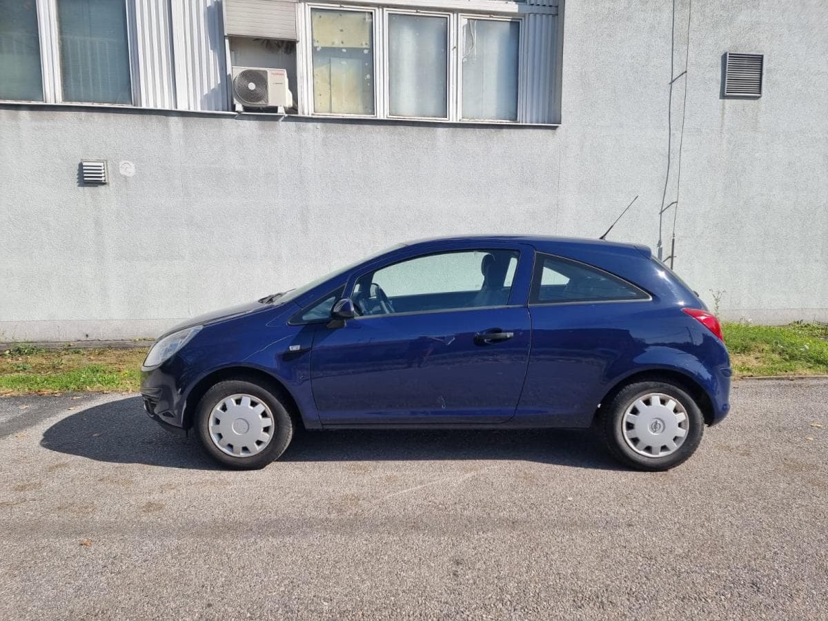 Opel CORSA - 3