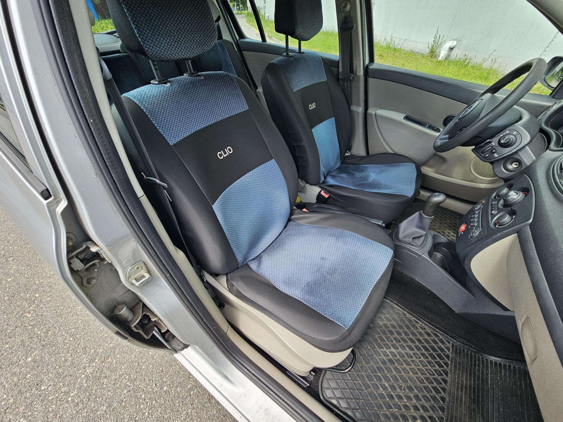 Renault CLIO - 8