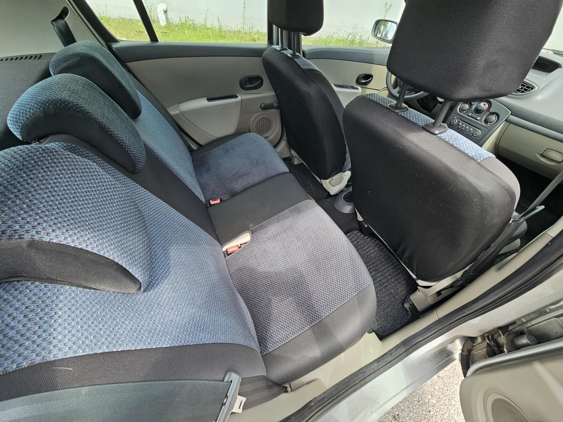 Renault CLIO - 9