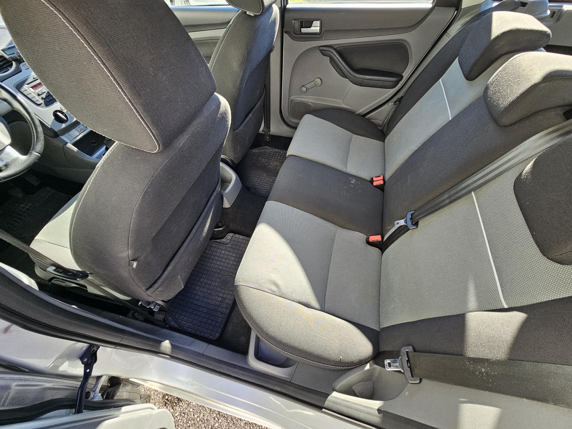Ford FOCUS - 12