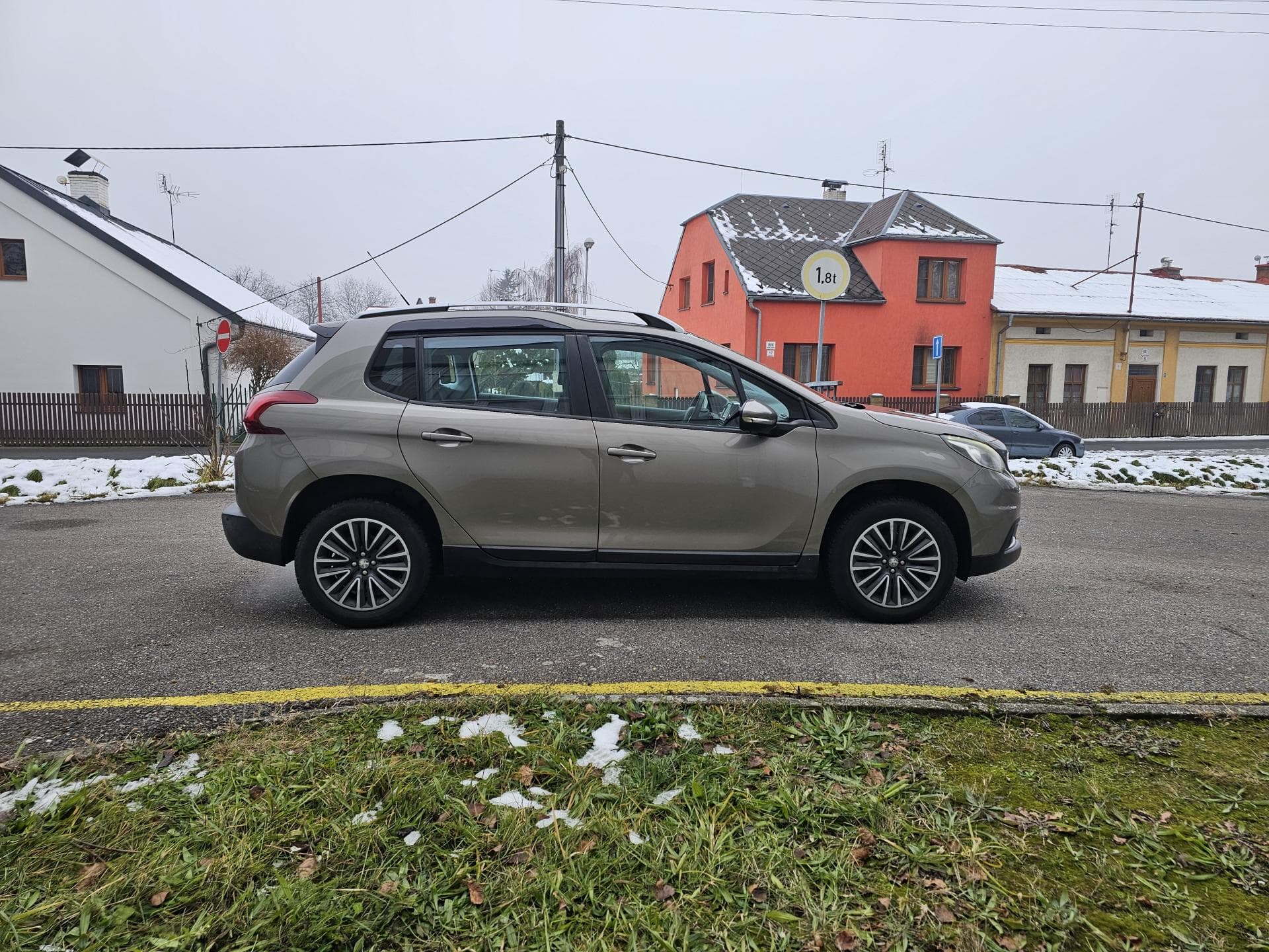 Peugeot 2008 - 6