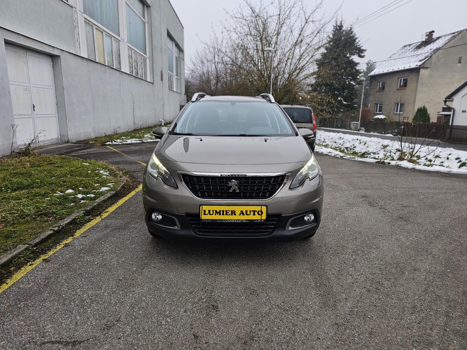 Peugeot 2008 - 8