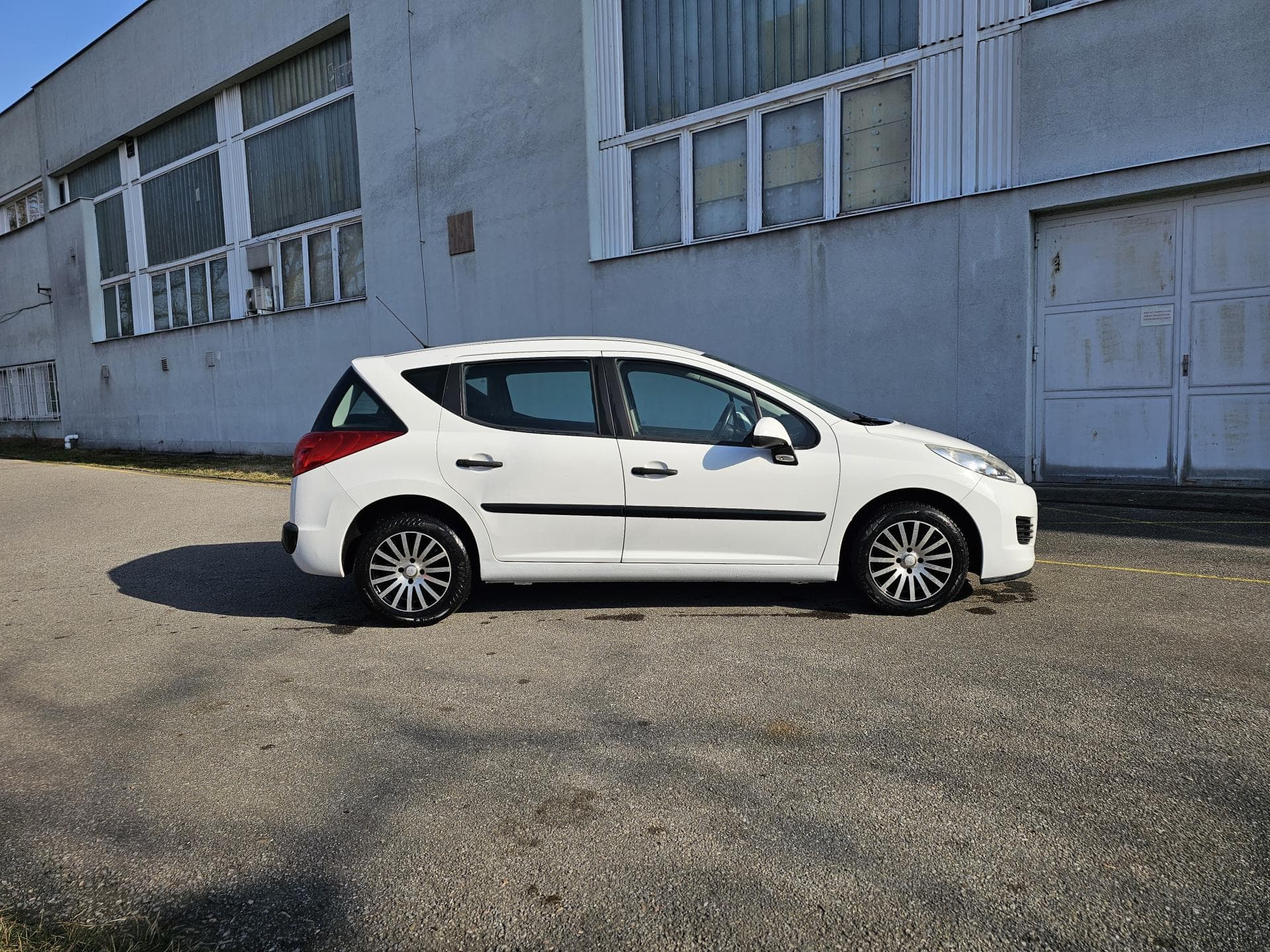 Peugeot 207 - 6