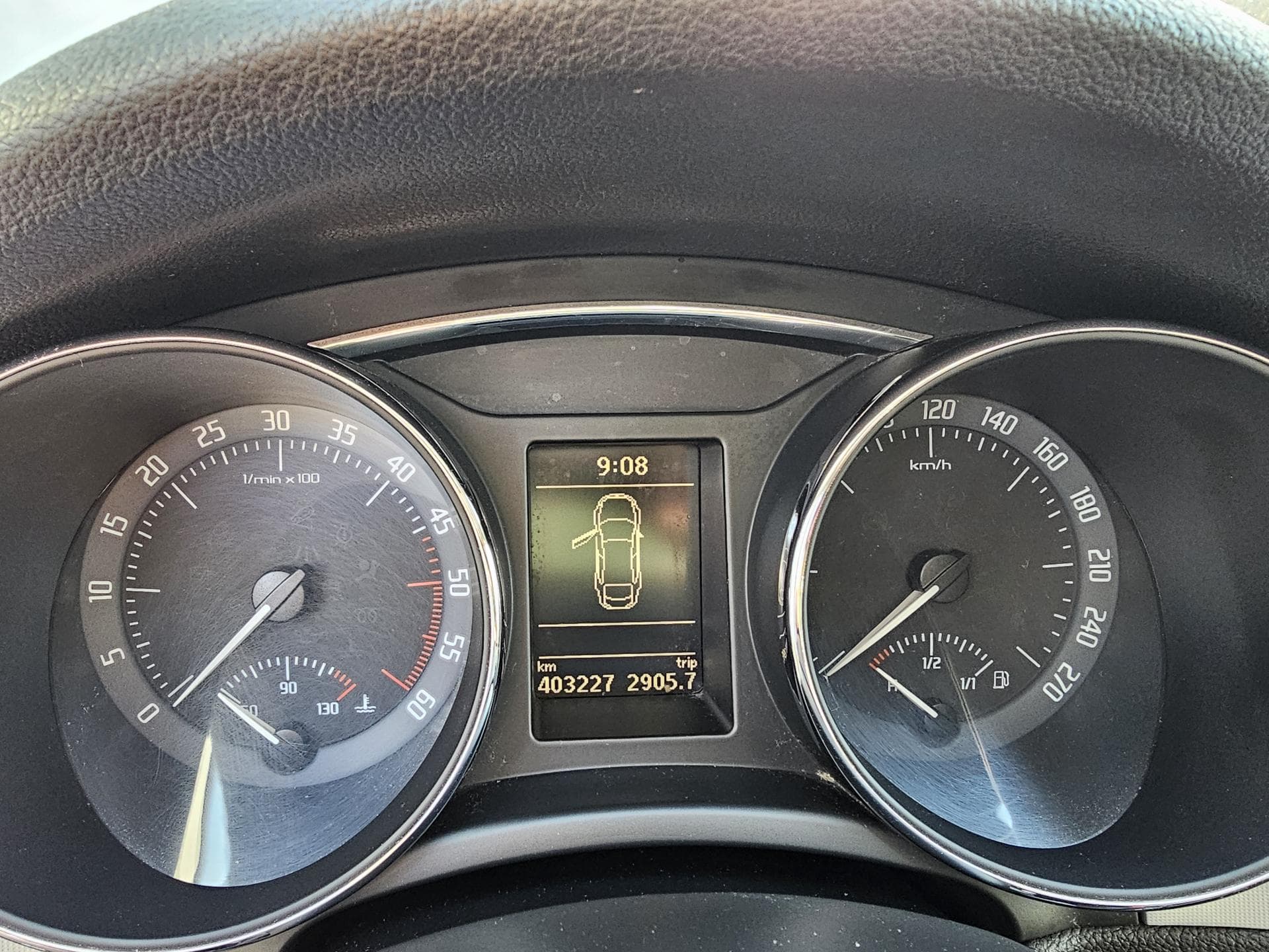 Škoda SUPERB - 11