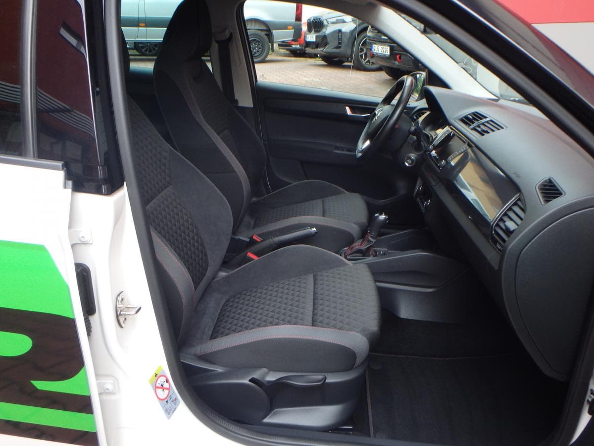 Škoda FABIA - 12