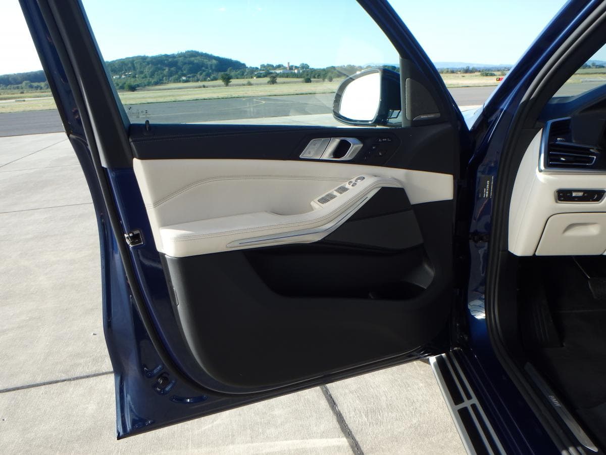BMW X7 - 7