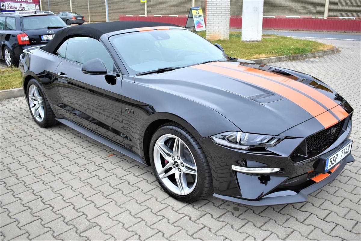 2022 Ford MUSTANG - 10