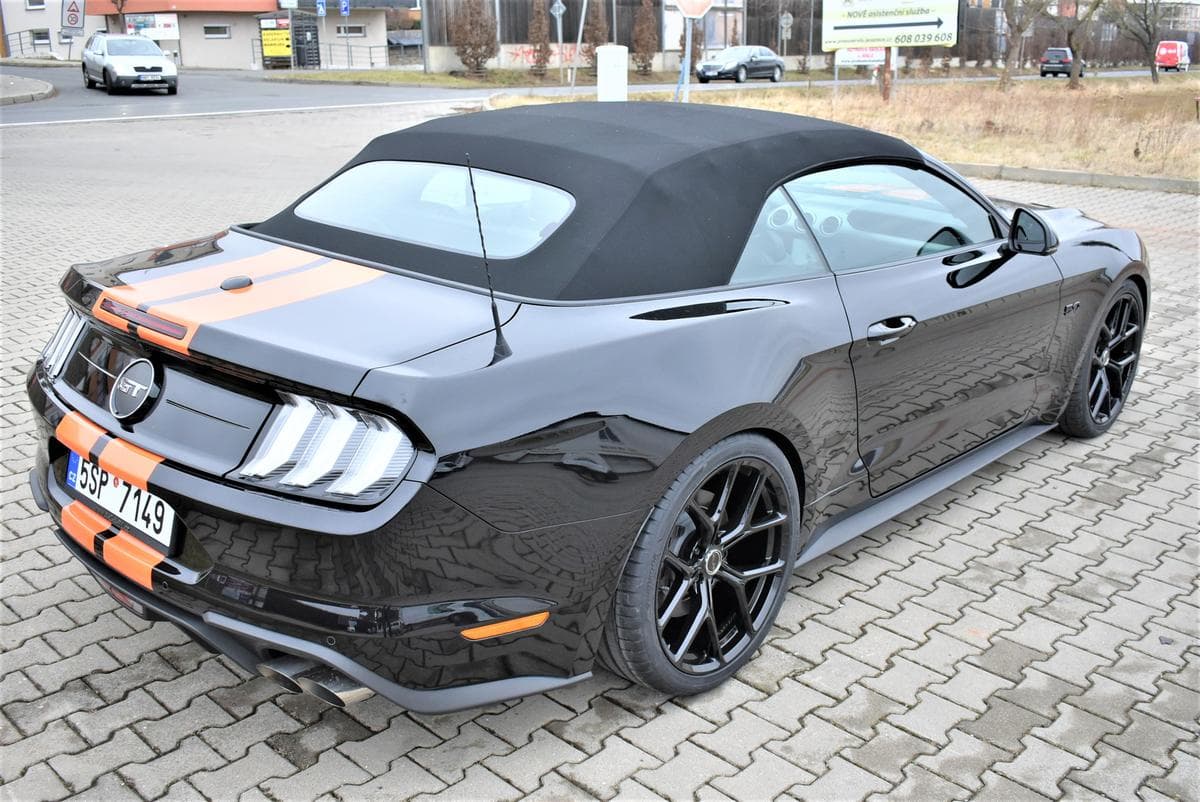 2022 Ford MUSTANG - 9