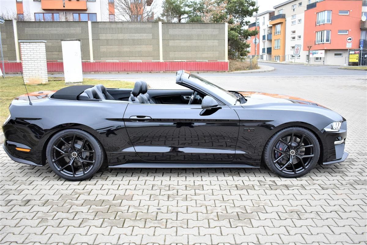 2022 Ford MUSTANG - 2