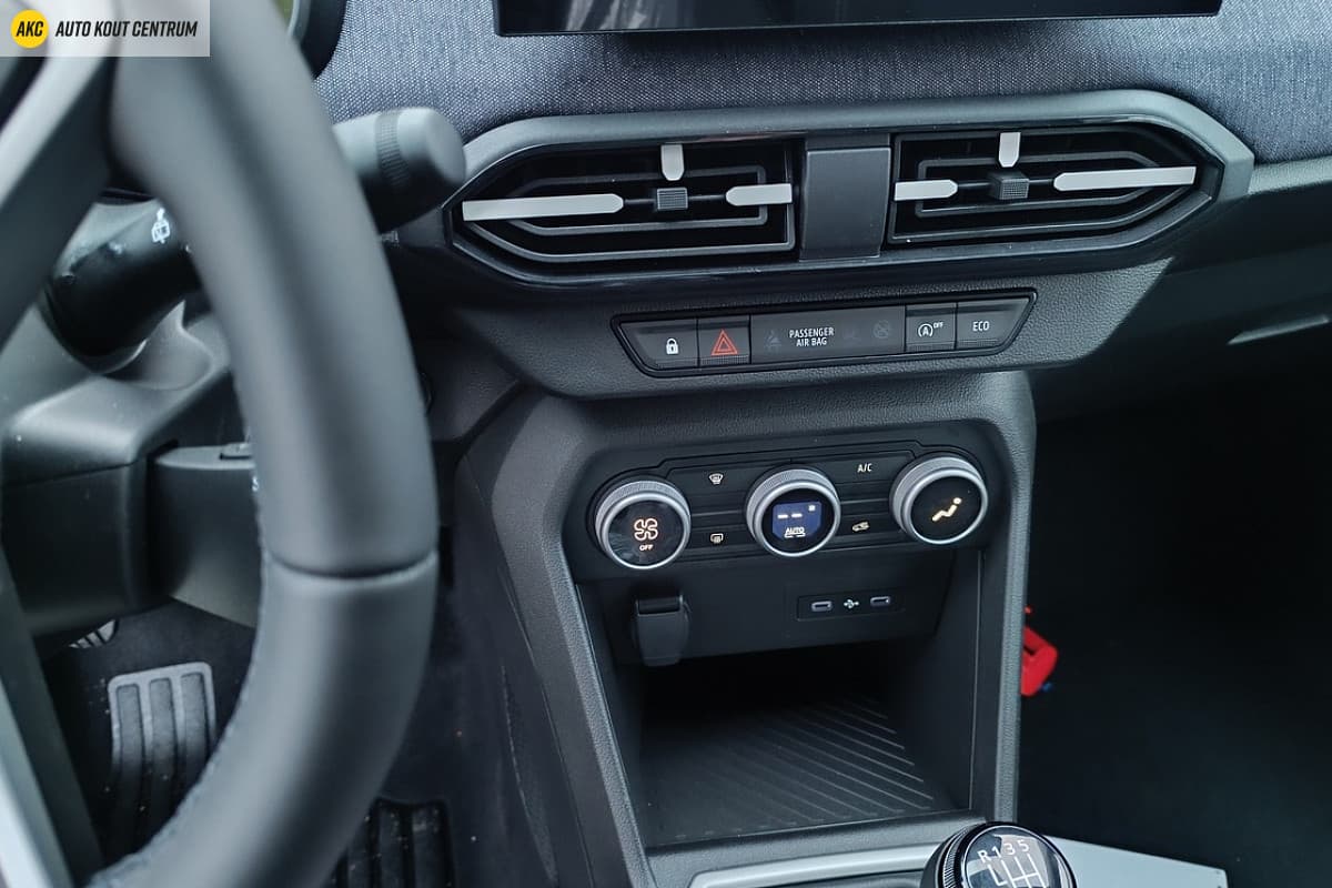 Dacia SANDERO - 9