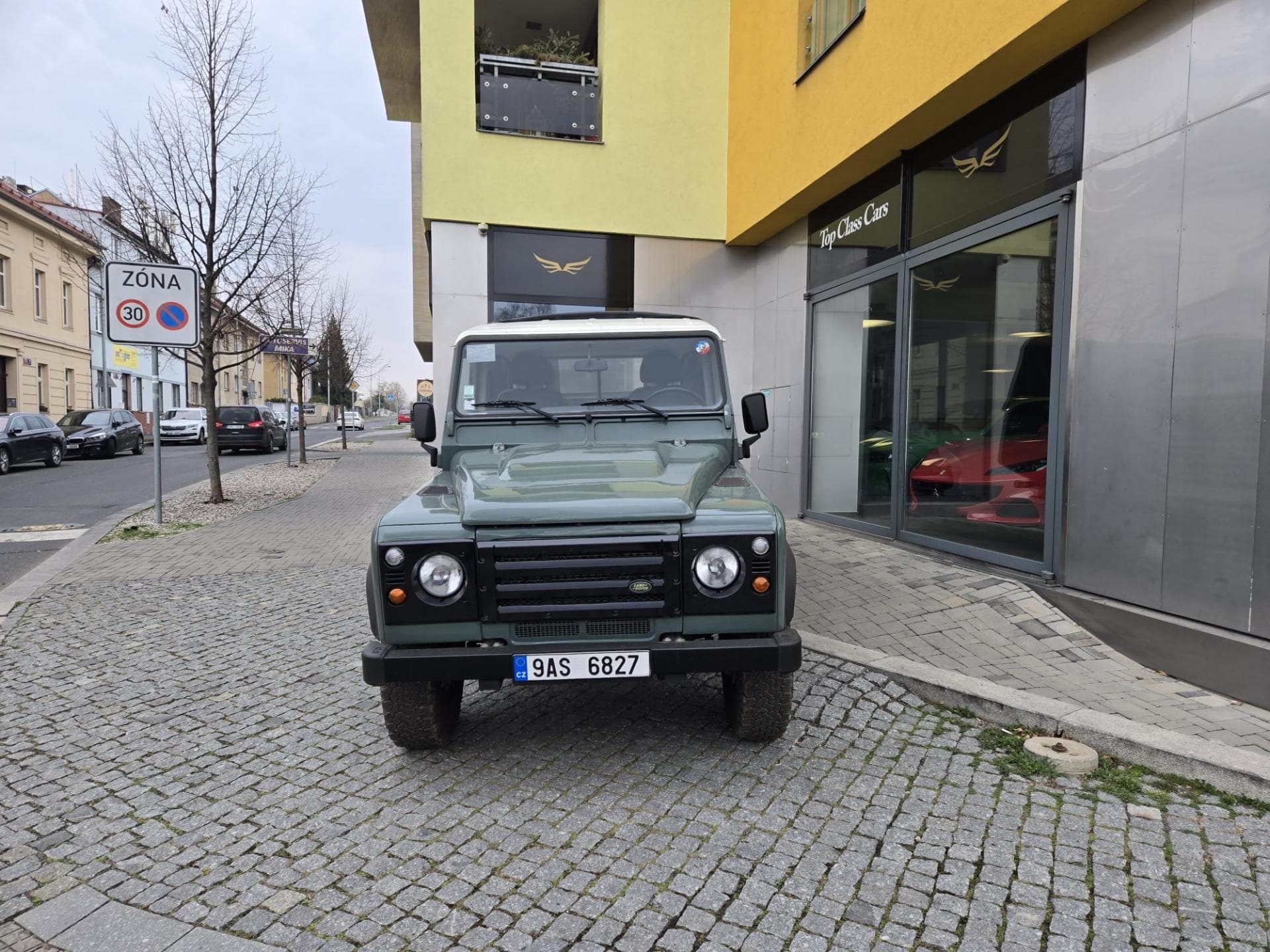 Land Rover DEFENDER - 2