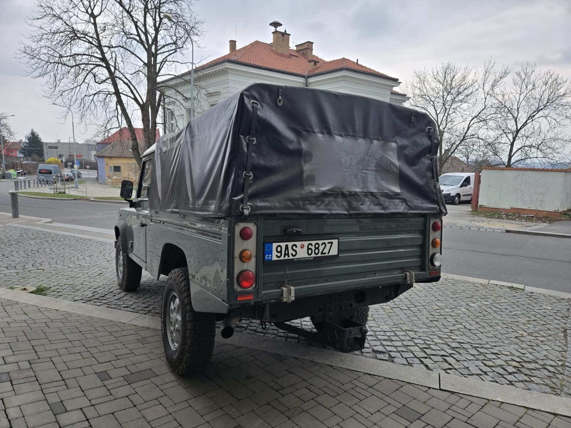 Land Rover DEFENDER - 7